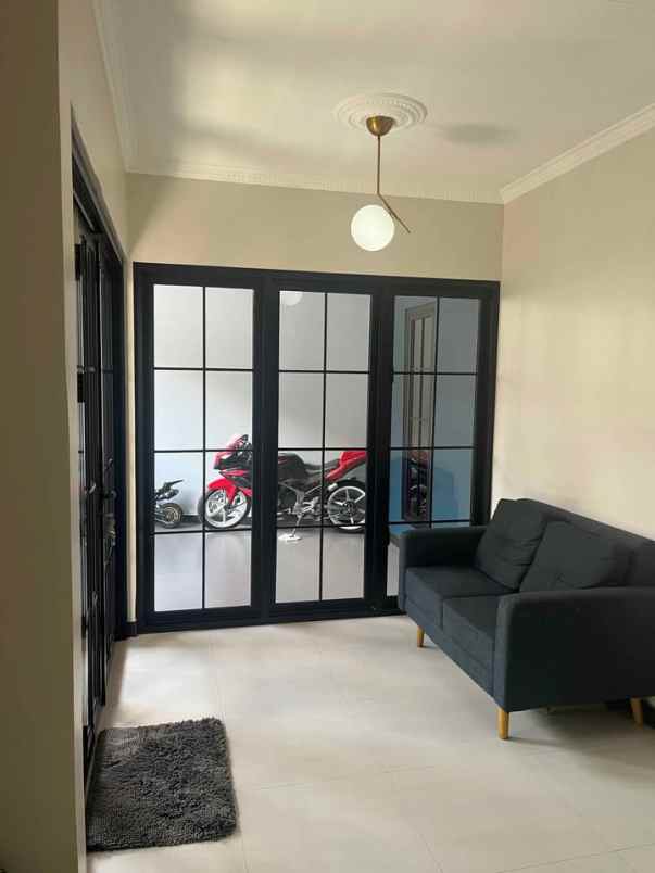 dijual rumah griya winays