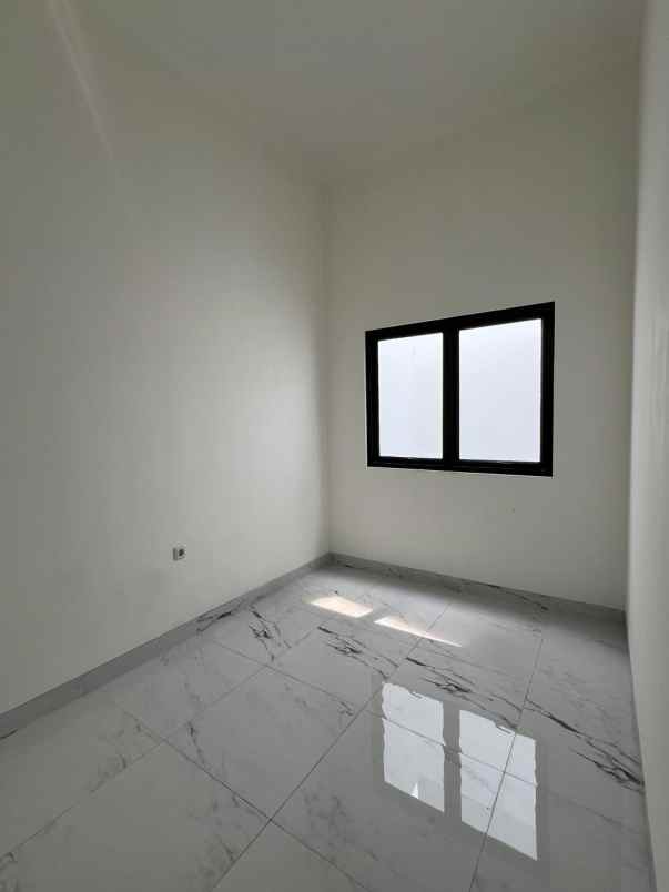 dijual rumah harapan indah 1