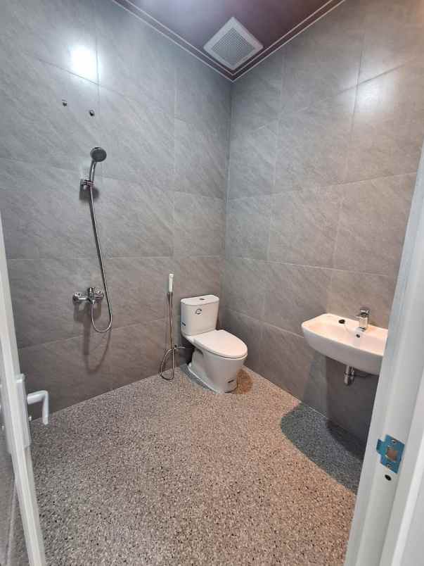 dijual rumah harapan indah