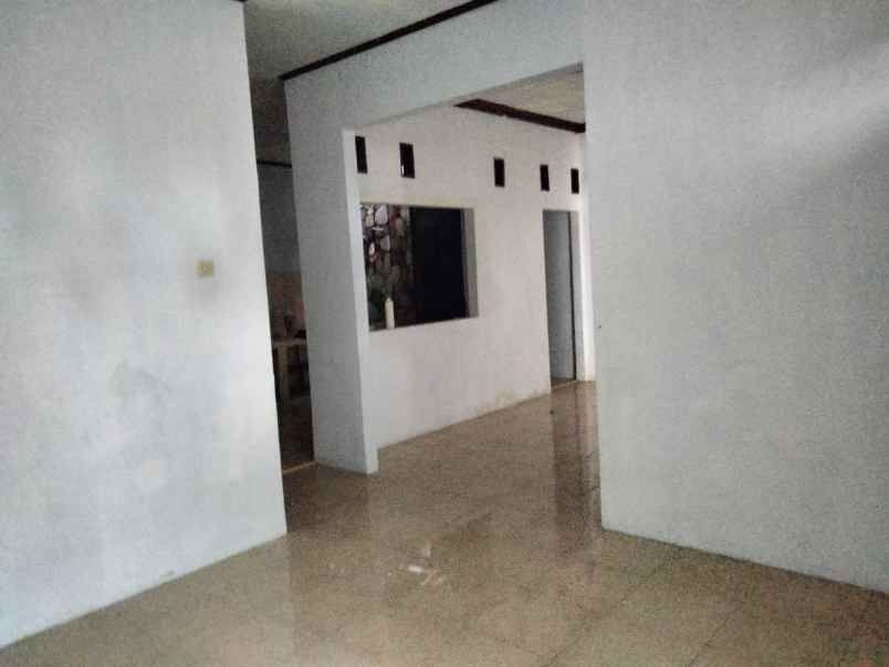dijual rumah hasri barombong
