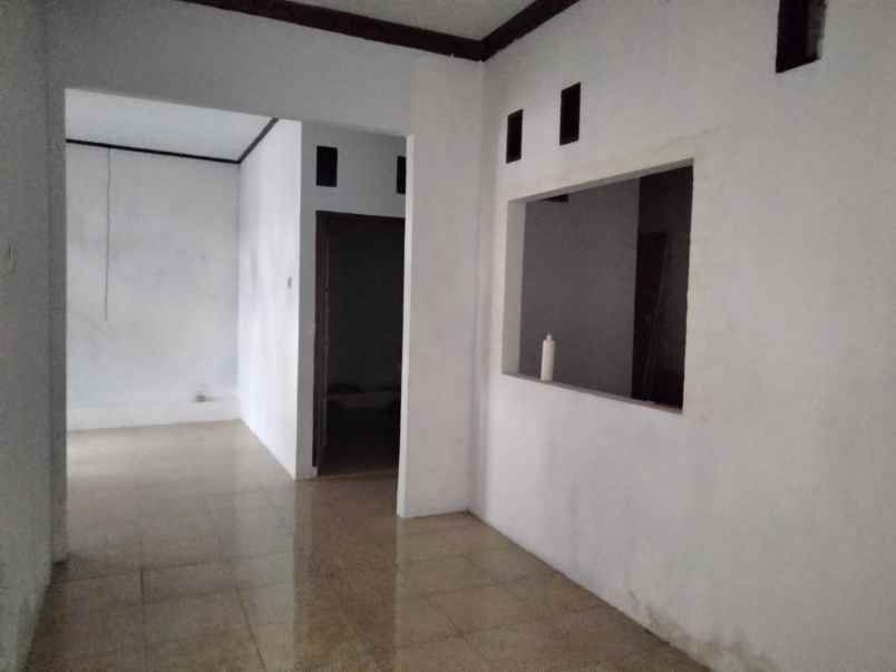 dijual rumah hasri barombong