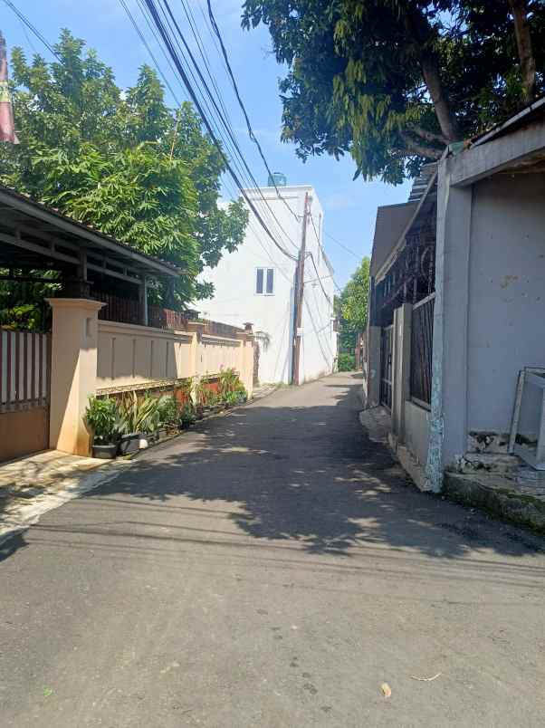 dijual rumah hitung tanah pangkalan jati cinere depok