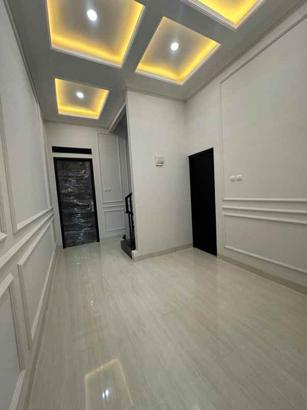 dijual rumah jagakarsa jakarta selatan