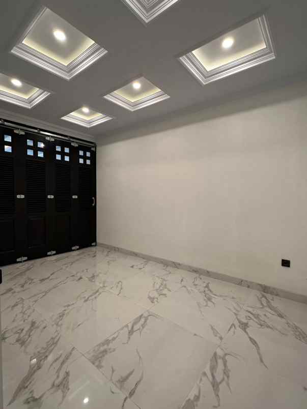 dijual rumah jagakarsa jakarta selatan