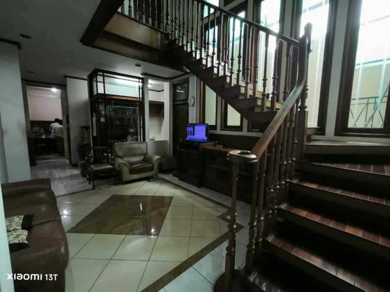 dijual rumah jaka sampurna