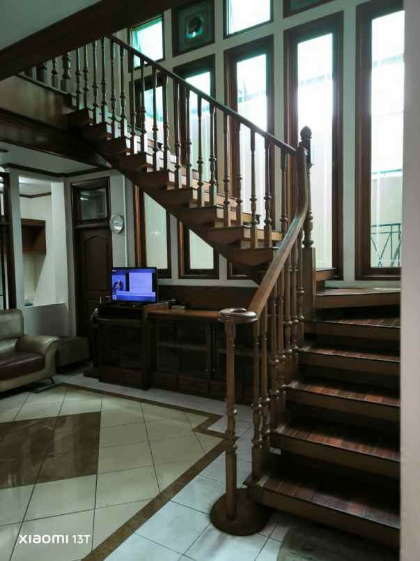 dijual rumah jaka sampurna