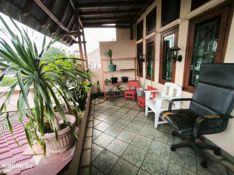 dijual rumah jaka sampurna