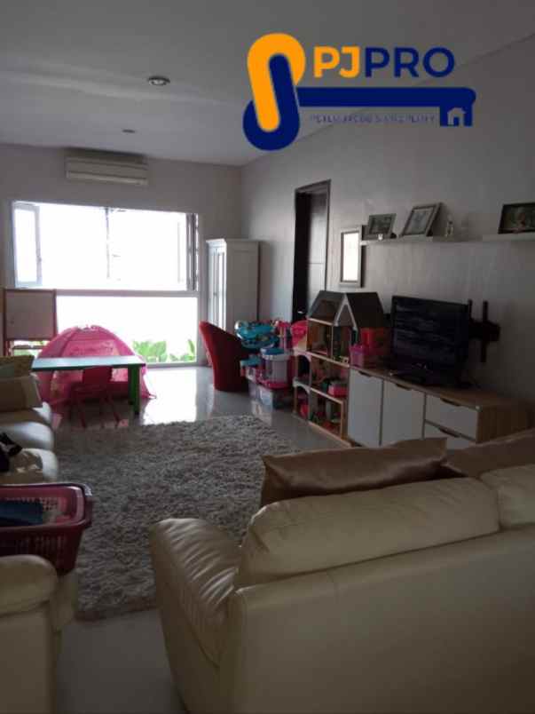 dijual rumah jakarta garden city