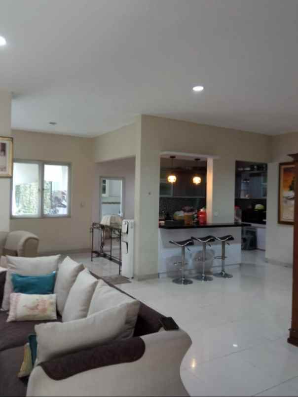 dijual rumah jakarta garden city