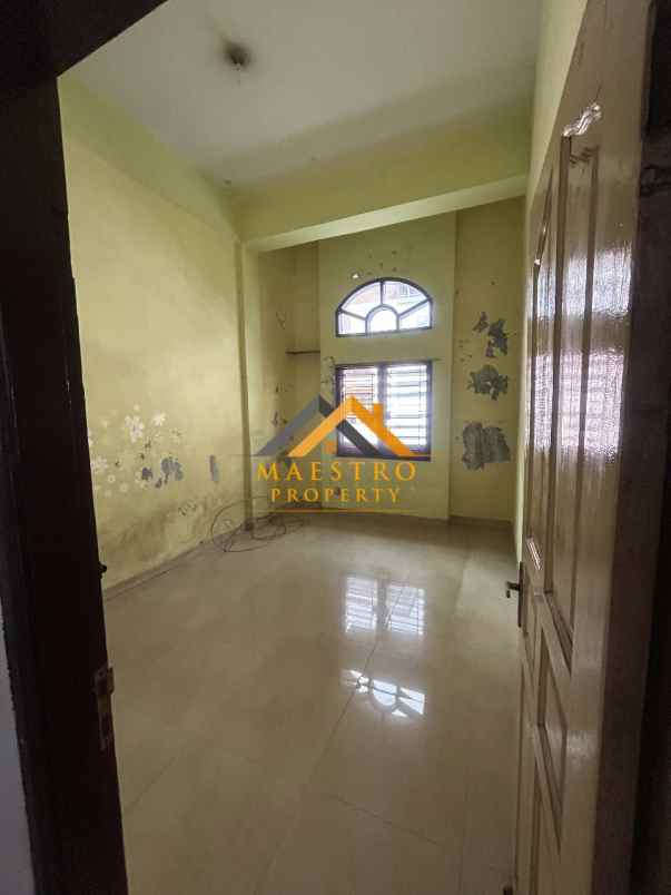 dijual rumah jalan brig jend zein hamid