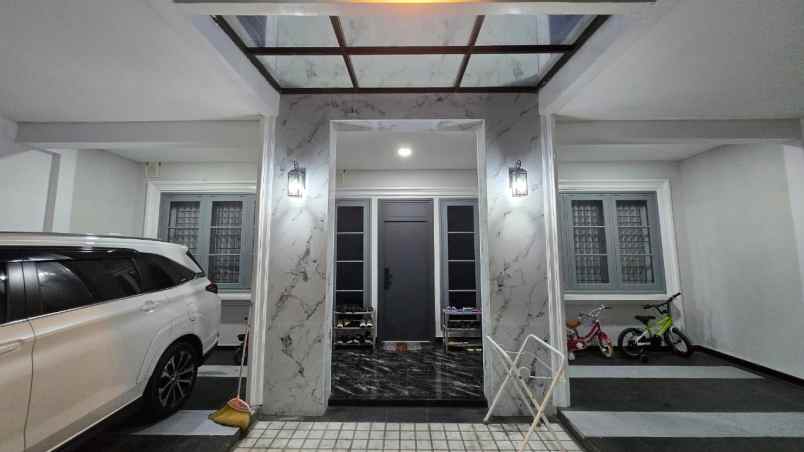 dijual rumah jalan darmo sentosa raya