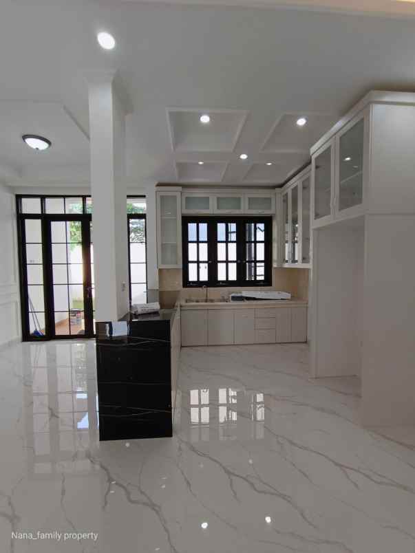 dijual rumah jalan kavling deplu adam malik