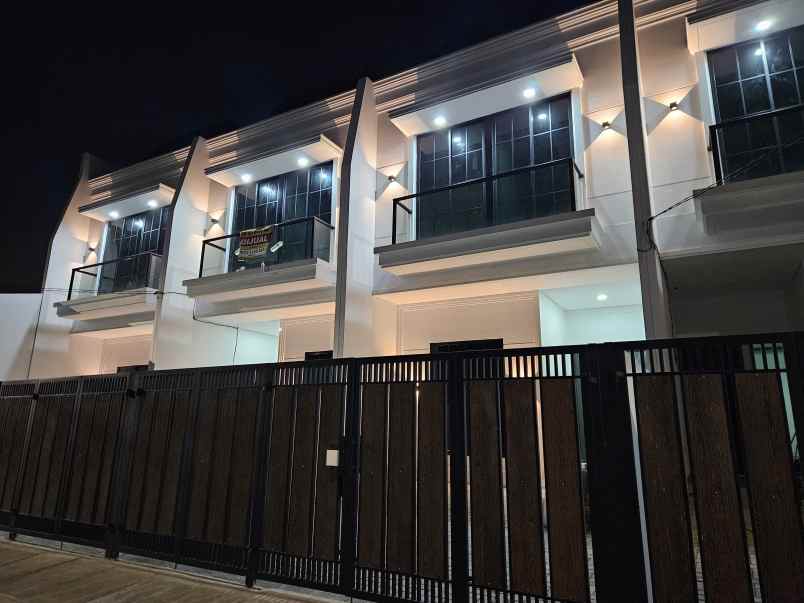 dijual rumah jalan kembangan meruya