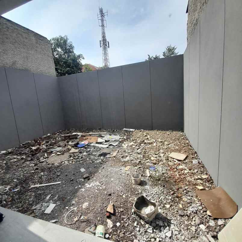 dijual rumah jalan kembar timur