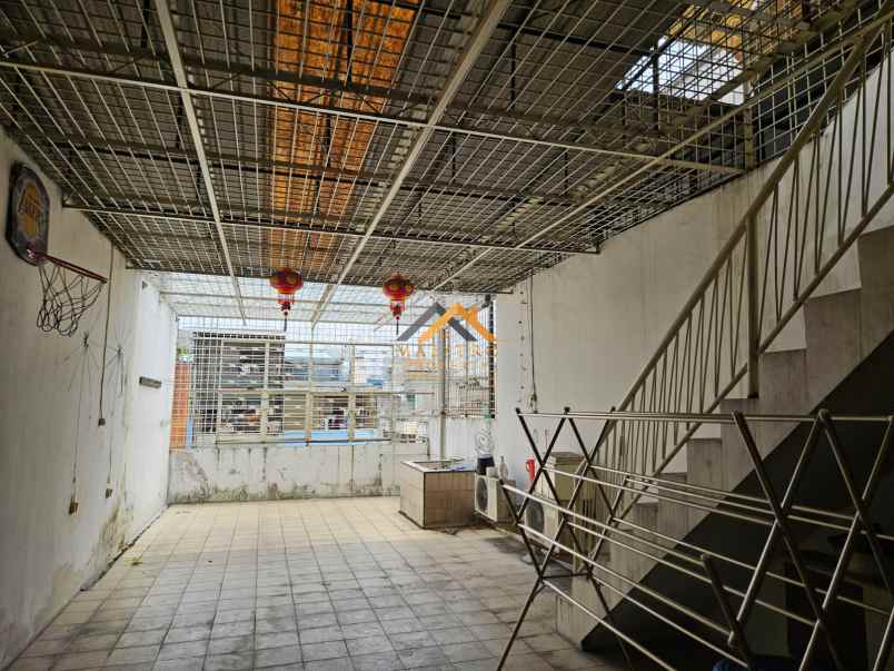 dijual rumah jalan m h thamrin medan