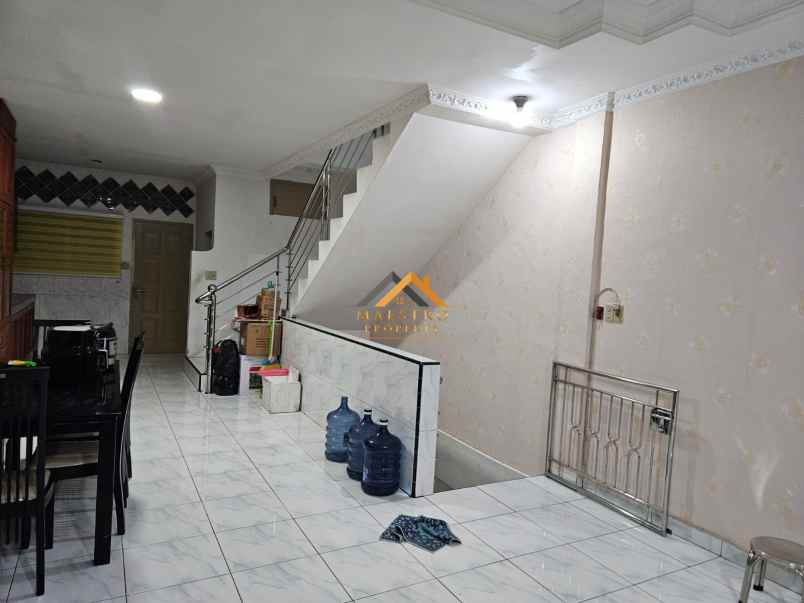 dijual rumah jalan m h thamrin medan