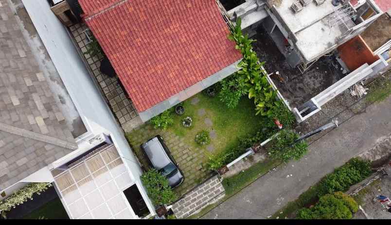dijual rumah jalan mohammad yamin renon