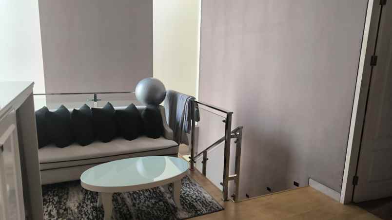 dijual rumah jalan pakuwon city