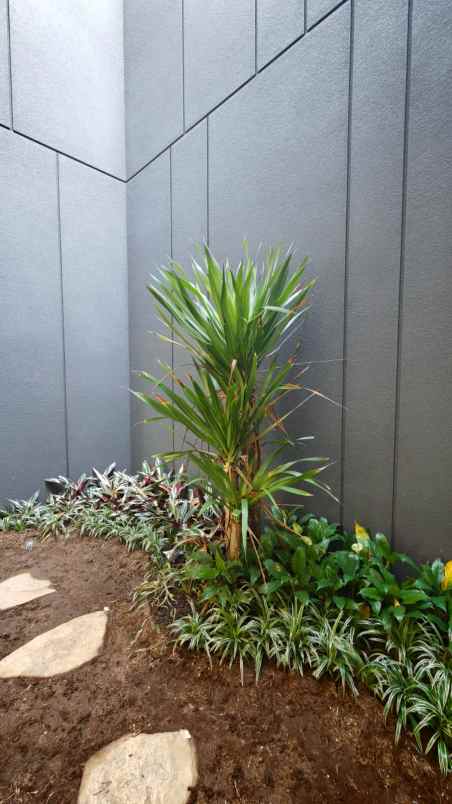 dijual rumah jalan pakuwon indah