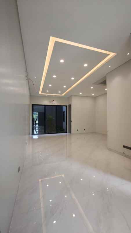 dijual rumah jalan pakuwon indah