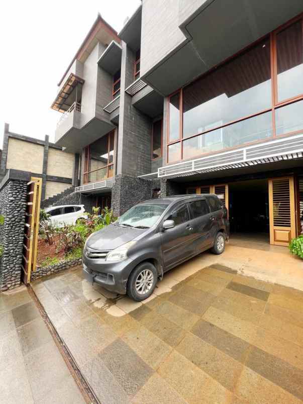 dijual rumah jalan pejaten