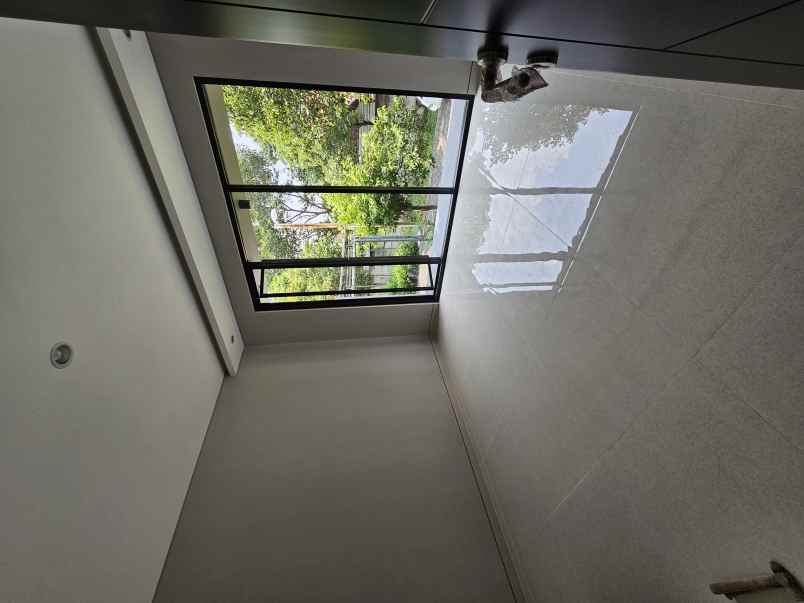 dijual rumah jalan woodland