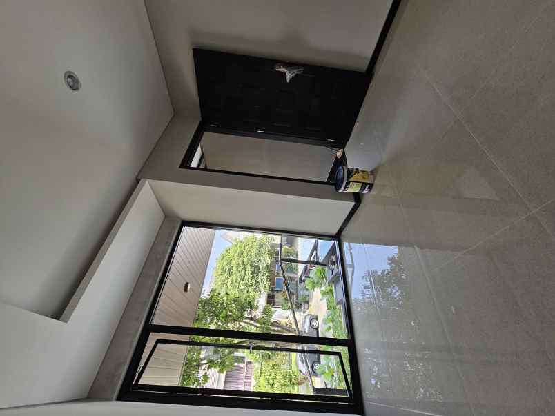 dijual rumah jalan woodland