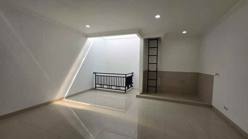 dijual rumah janur asri kelapa gading