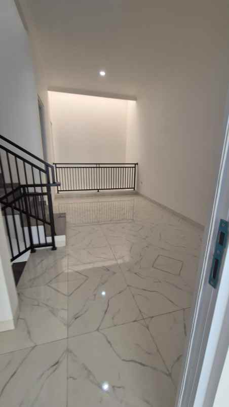 dijual rumah janur kuning residence