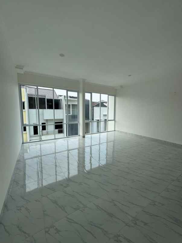 dijual rumah janur kuning residence