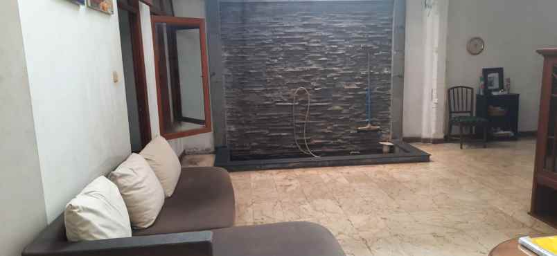 dijual rumah jati padang pasar minggu