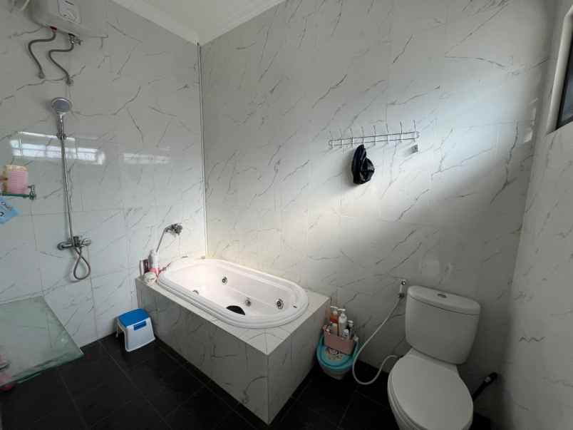 dijual rumah jatimekar