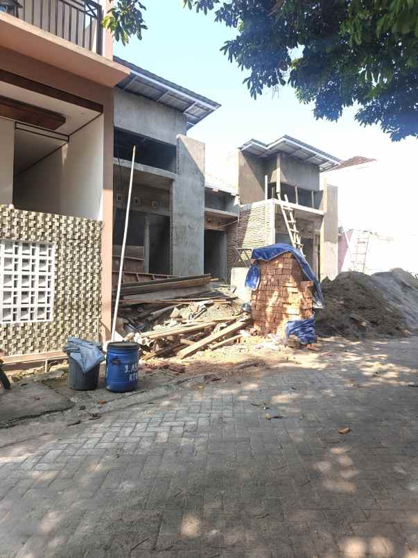 dijual rumah jatisari mijen