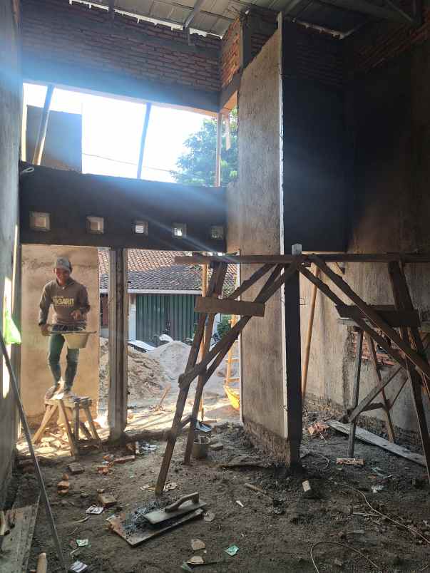 dijual rumah jatisari mijen
