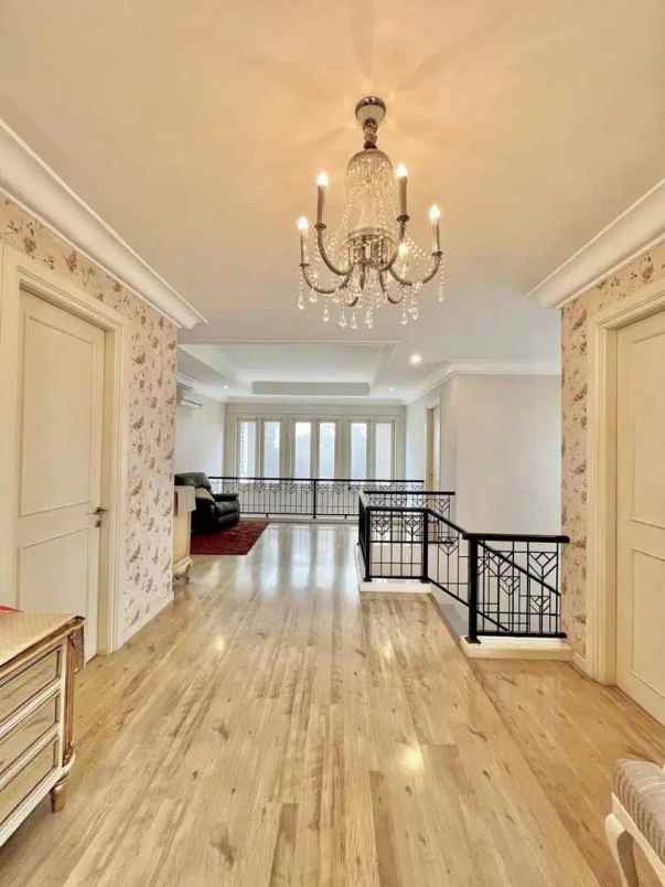 dijual rumah jemursari regency