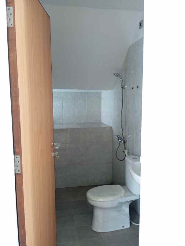 dijual rumah jl a h nasution bandung