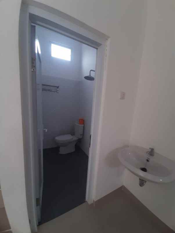 dijual rumah jl al hidayah