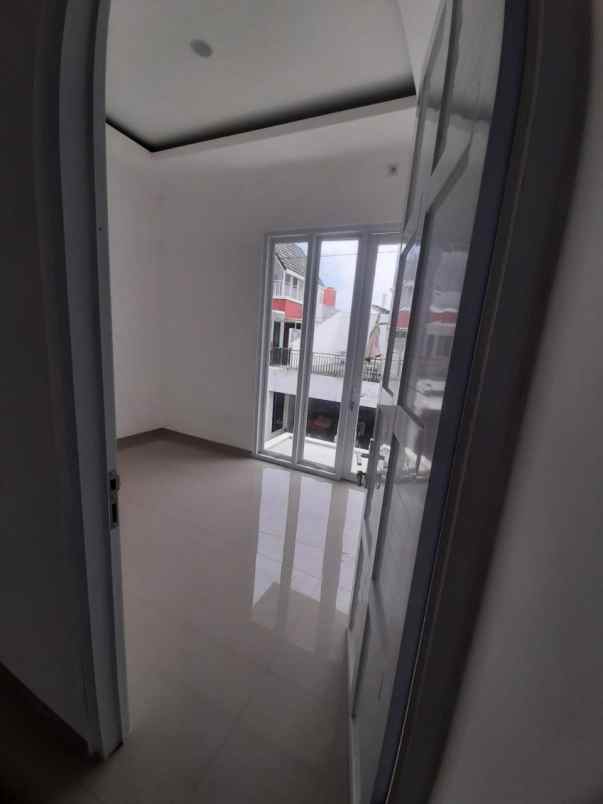 dijual rumah jl al hidayah