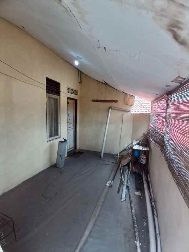 dijual rumah jl anggrek