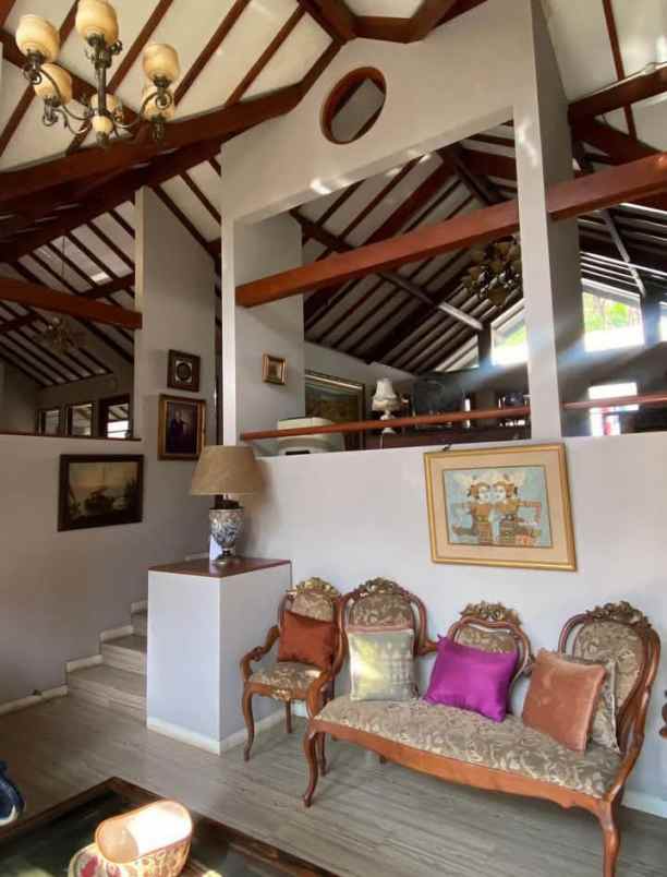 dijual rumah jl dalem wangi dago