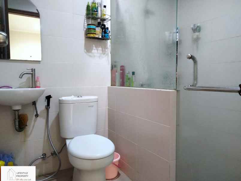 dijual rumah jl gegerkalong hilir