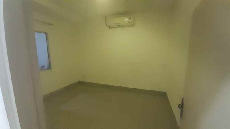 dijual rumah jl jelambar selatan