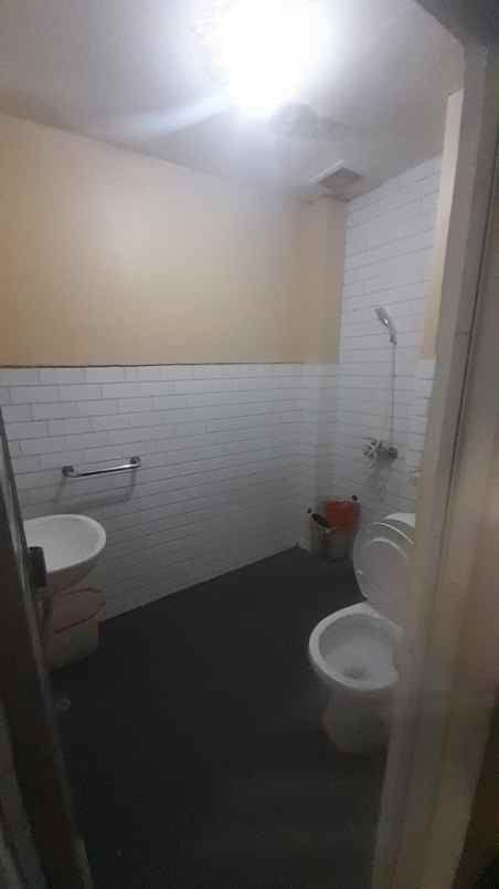 dijual rumah jl jelambar selatan