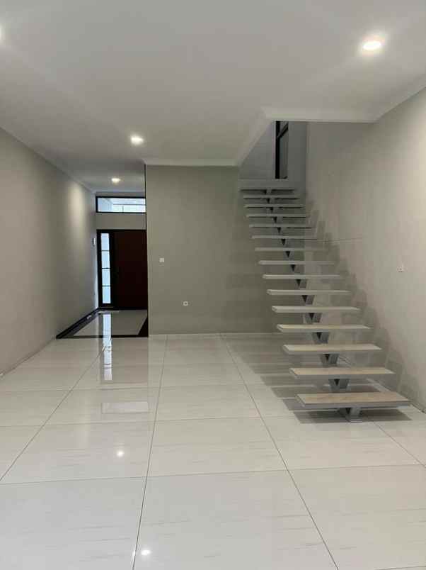 dijual rumah jl kembar kota bandung