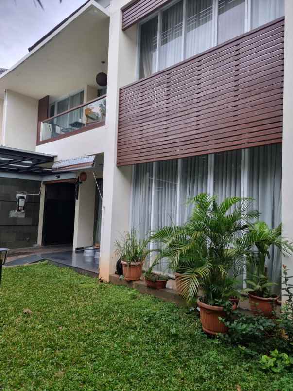 dijual rumah jl kencana indah pondok
