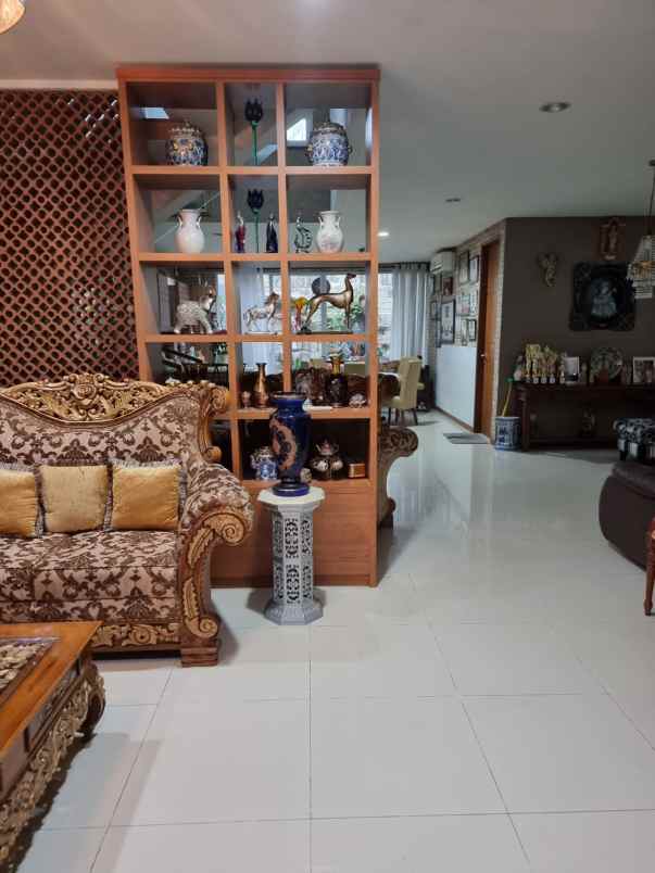 dijual rumah jl kencana indah pondok