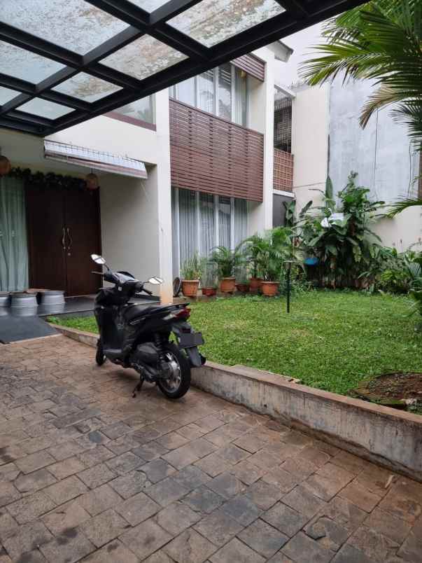dijual rumah jl kencana indah pondok