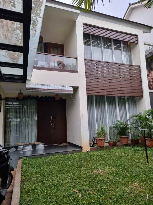 dijual rumah jl kencana indah pondok