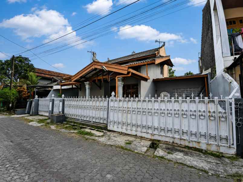dijual rumah jl merkuri tata surya