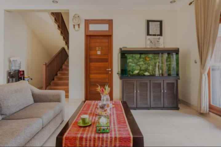 dijual rumah jl mohammad yamin renon